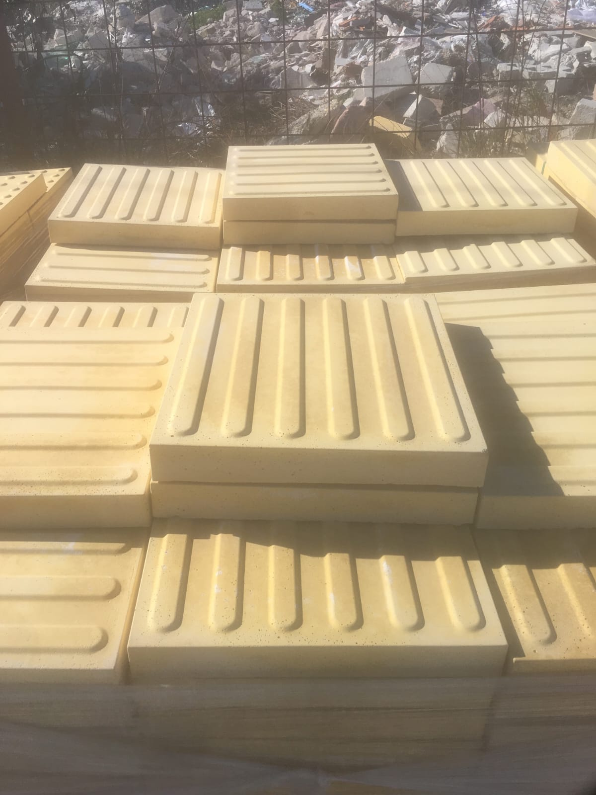 Görme Engelli Kılavuz Taşı